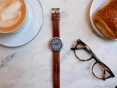 Pebble brings its round-faced smartwatch back from the dead